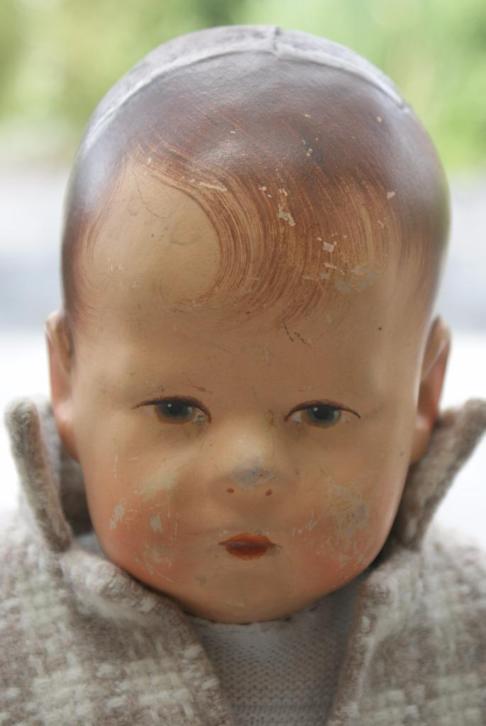 Schattige uitstraling van deze Käthe Kruse antieke pop wel wat gebruikssporen op het gezicht